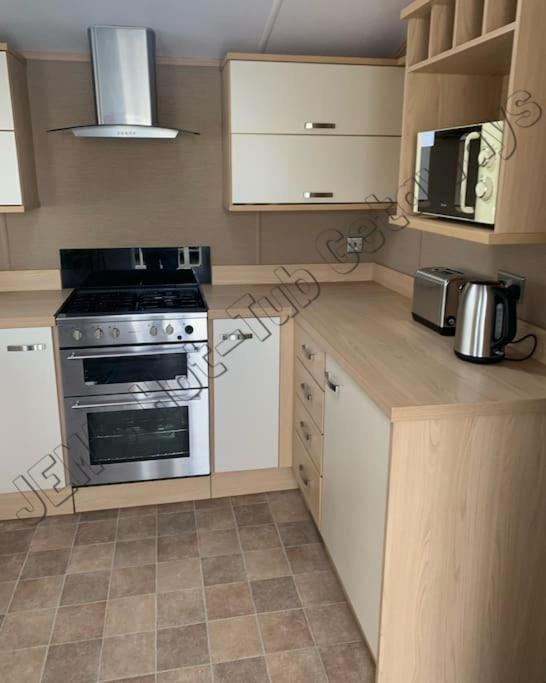 Jems Hot-Tub Getaways 8 Berth At Tattershall Lakes Eksteriør billede