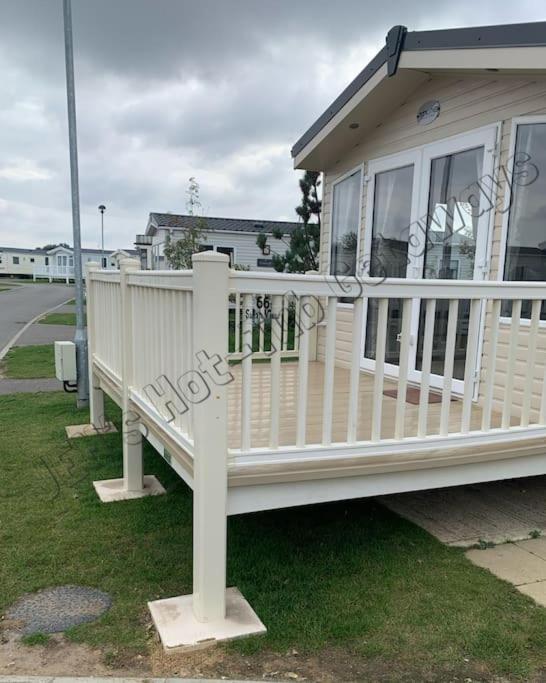 Jems Hot-Tub Getaways 8 Berth At Tattershall Lakes Eksteriør billede